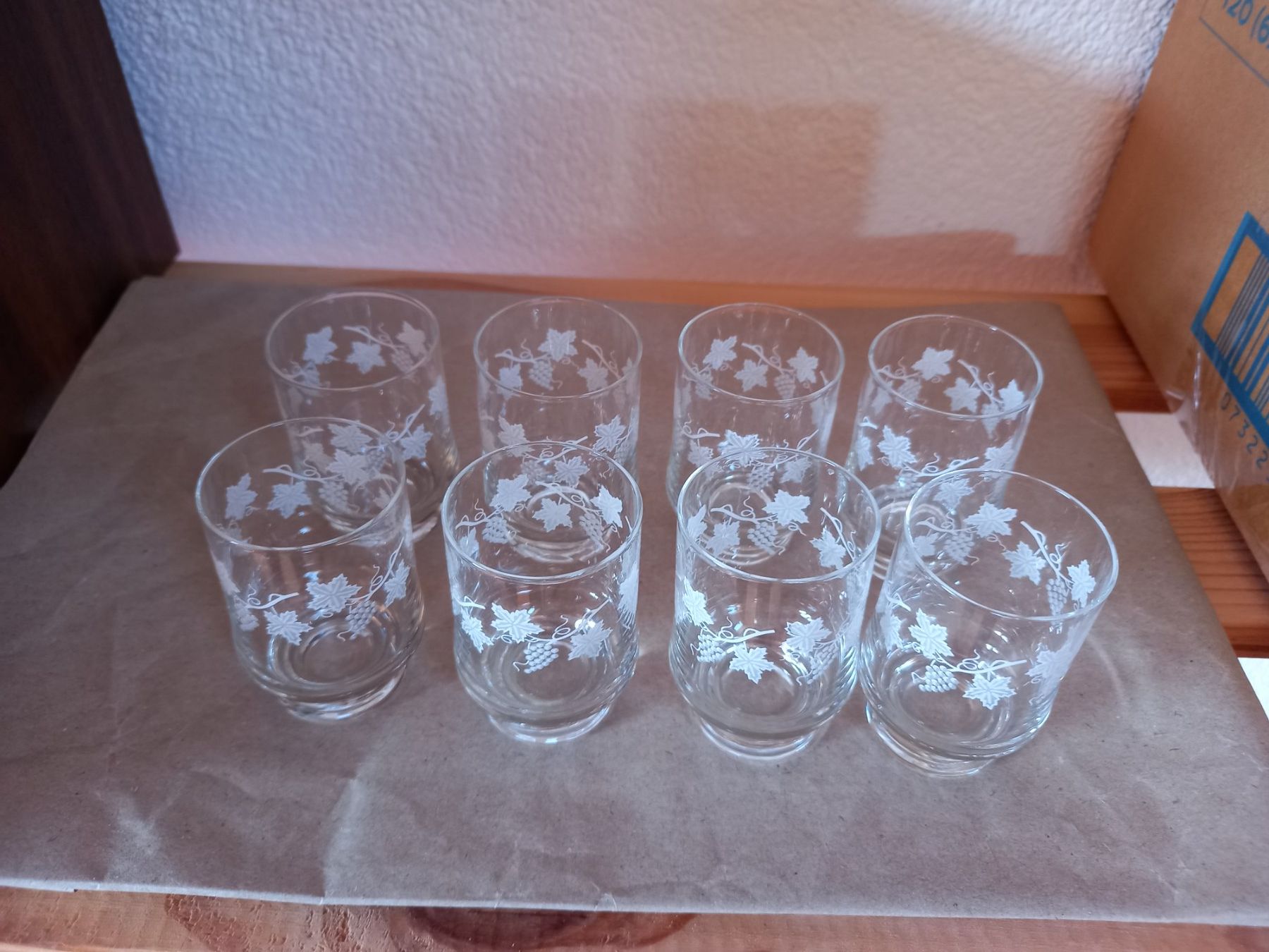 Verres: Schnapsgläser mit Trauben Motiven – D'occasion à Roggwil BE par Ruefi222 1