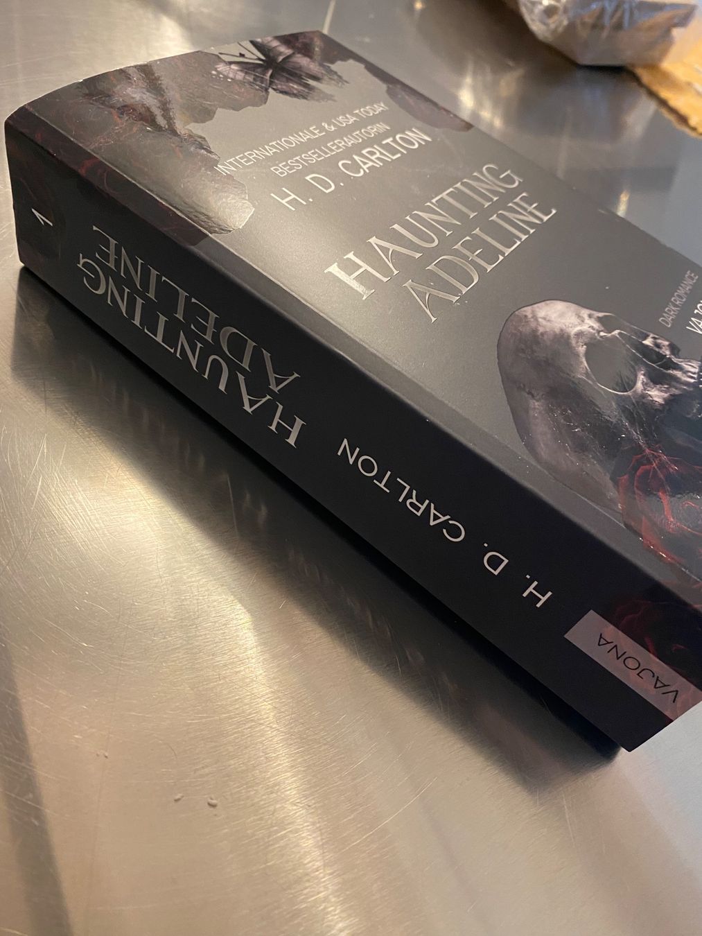 Libri: Haunting Adeline H. D. Carlton Dark Romance Buch – Usato da Winterthur venduto da nor_qtg7 2