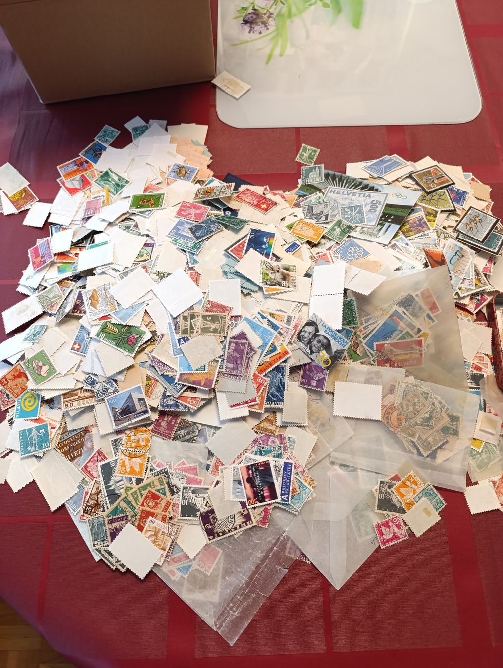 Tous les timbres: TAUSENDE CH BRIEFMARKEN UNDURCHSUCHT – D'occasion à Reinach BL par Katzenmorli 1