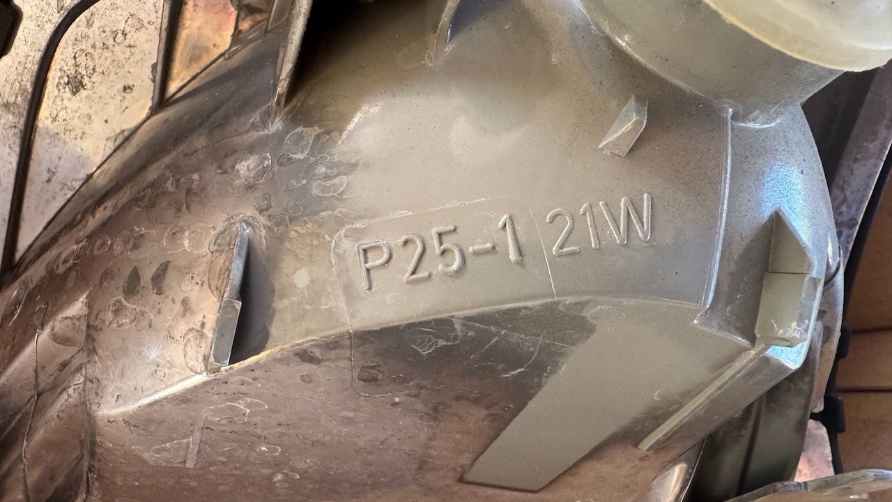 Mercedes-Benz Tutti pezzi di ricambio auto: Blinker Mercedes W124 Original – Usato da Brütten venduto da zhkes 4