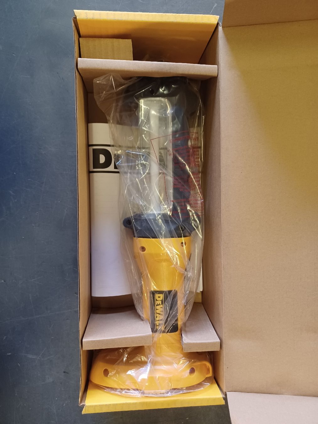 Dewalt Lampade: DeWalt DC527 Akku Lampe, Unbenutzt – Nuovo e nell'imballaggio originale da Ebikon venduto da inf_9pqv 2