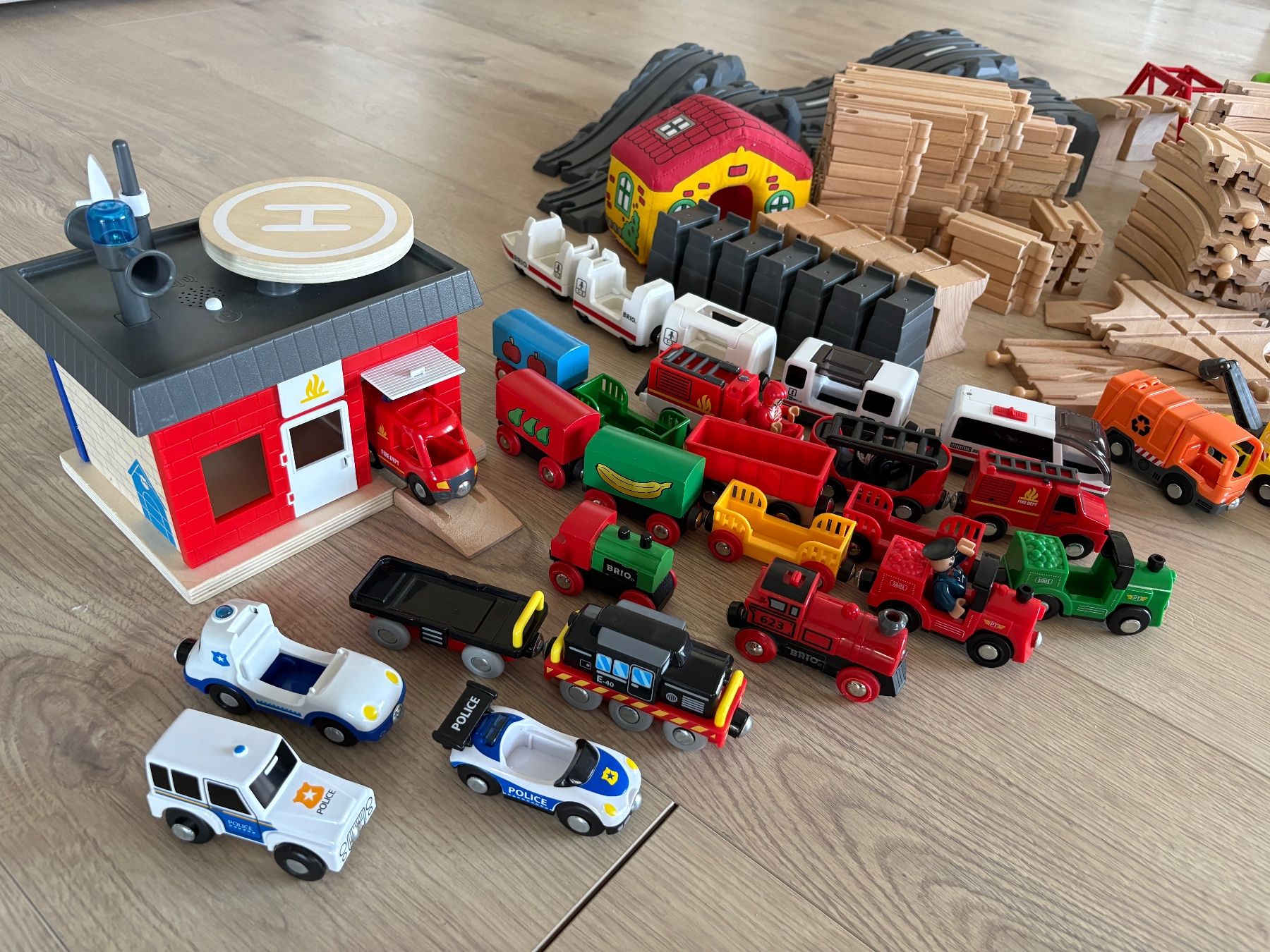 Brio Giocattoli: Briobahn (über 250 Teile!) – Nuovo (secondo la descrizione) da Oberengstringen venduto da luc5109 3