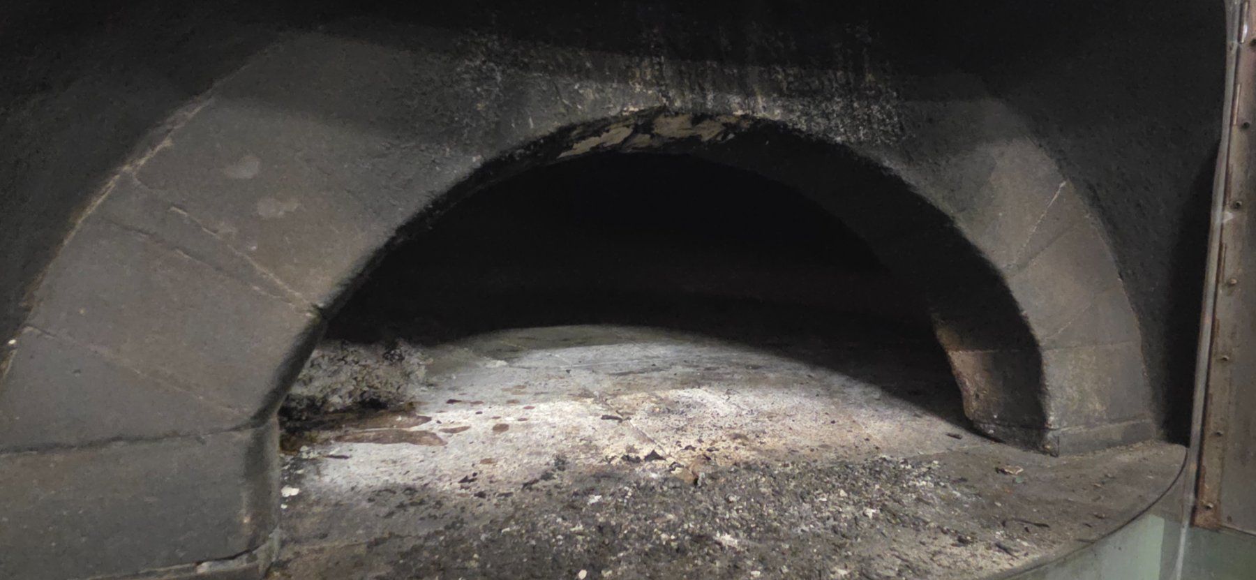 Forni per pizza: Pizza Ofen mit Holz – Usato da Lütisburg venduto da Toggi.Stutzli.Levent 3