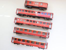 BEMO 5 x RhB Personenwagen Set mit Figuren - H0m