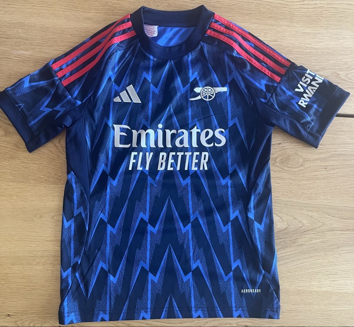 Arsenal Trainer, Turnhosen & -trikots: Arsenal Jersey size 152 – Gebraucht aus Thalwil von janparuzel