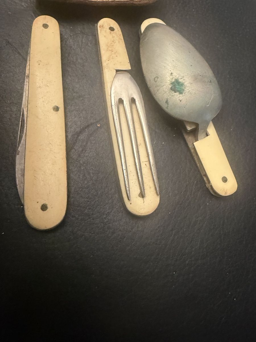 Set di posate: Uraltes Set an Klappbesteck – Usato da Baden venduto da noli.r 1
