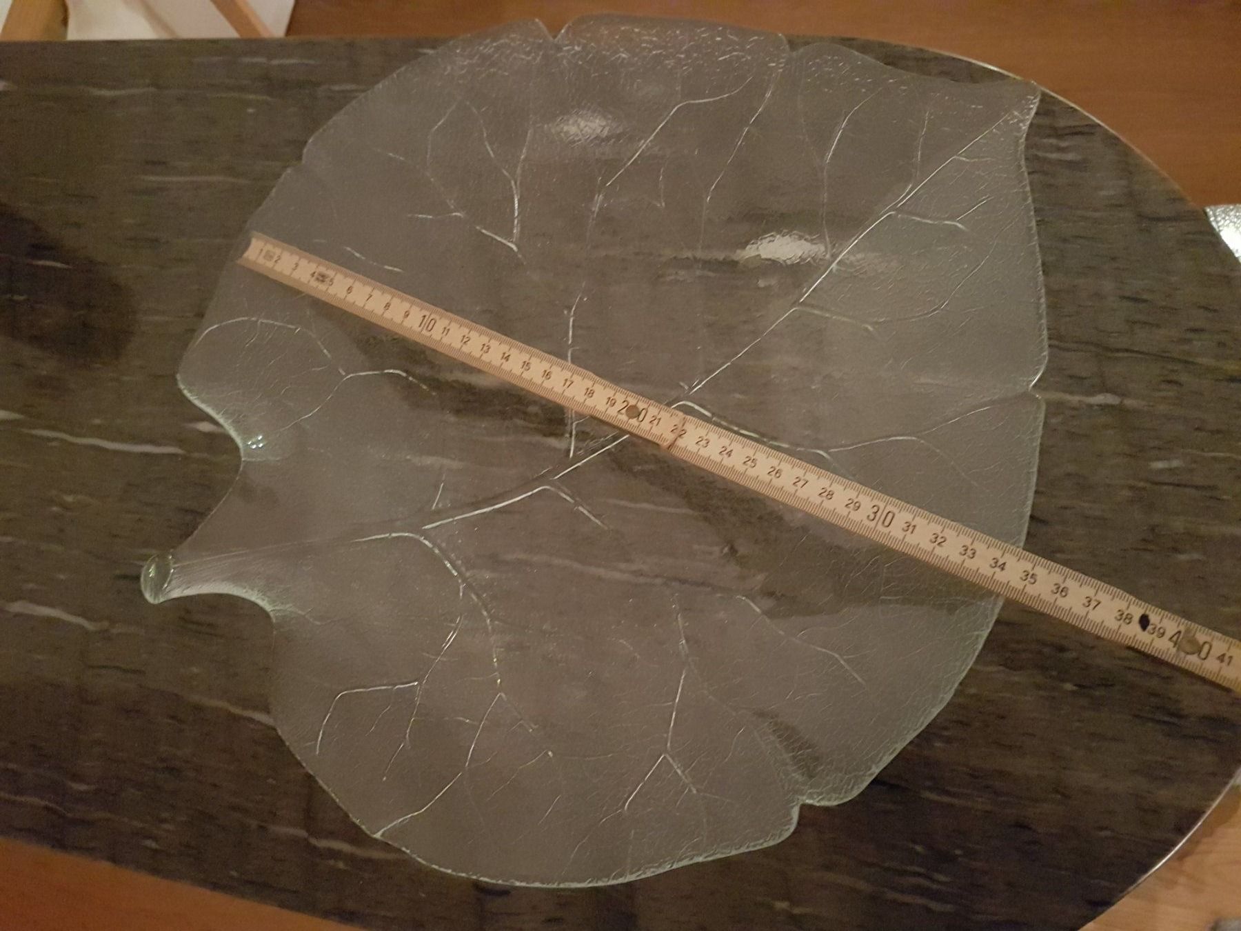 Servierplatten: Glasschale grosses Blatt – Gebraucht aus Adlikon von  2