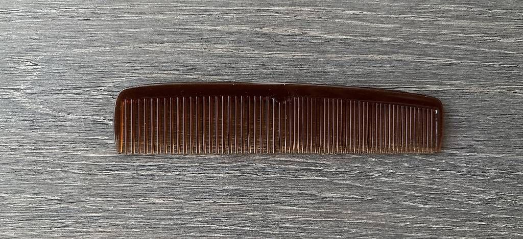 Altro per la cura dei capelli: Taschenkamm – Usato da Hünenberg venduto da Betsch1