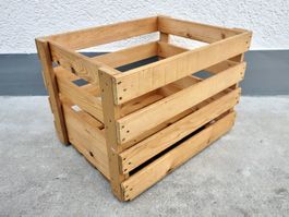 1 alte solide saubere Holzkiste Kiste Weinkiste Harass