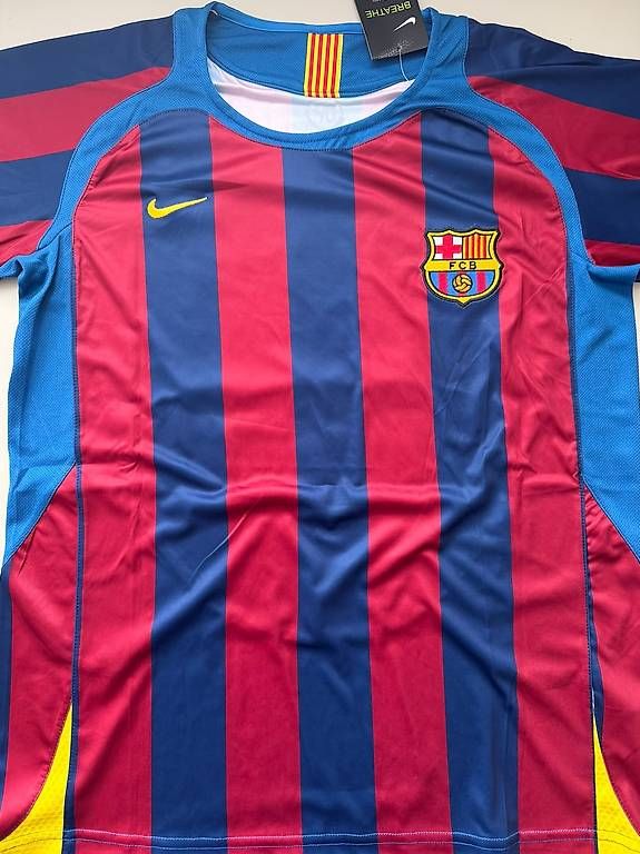 FC Barcelona Leibchen & Hosen: Ronaldinho Trikot. – Gebraucht aus Ittigen von tij_dvs7