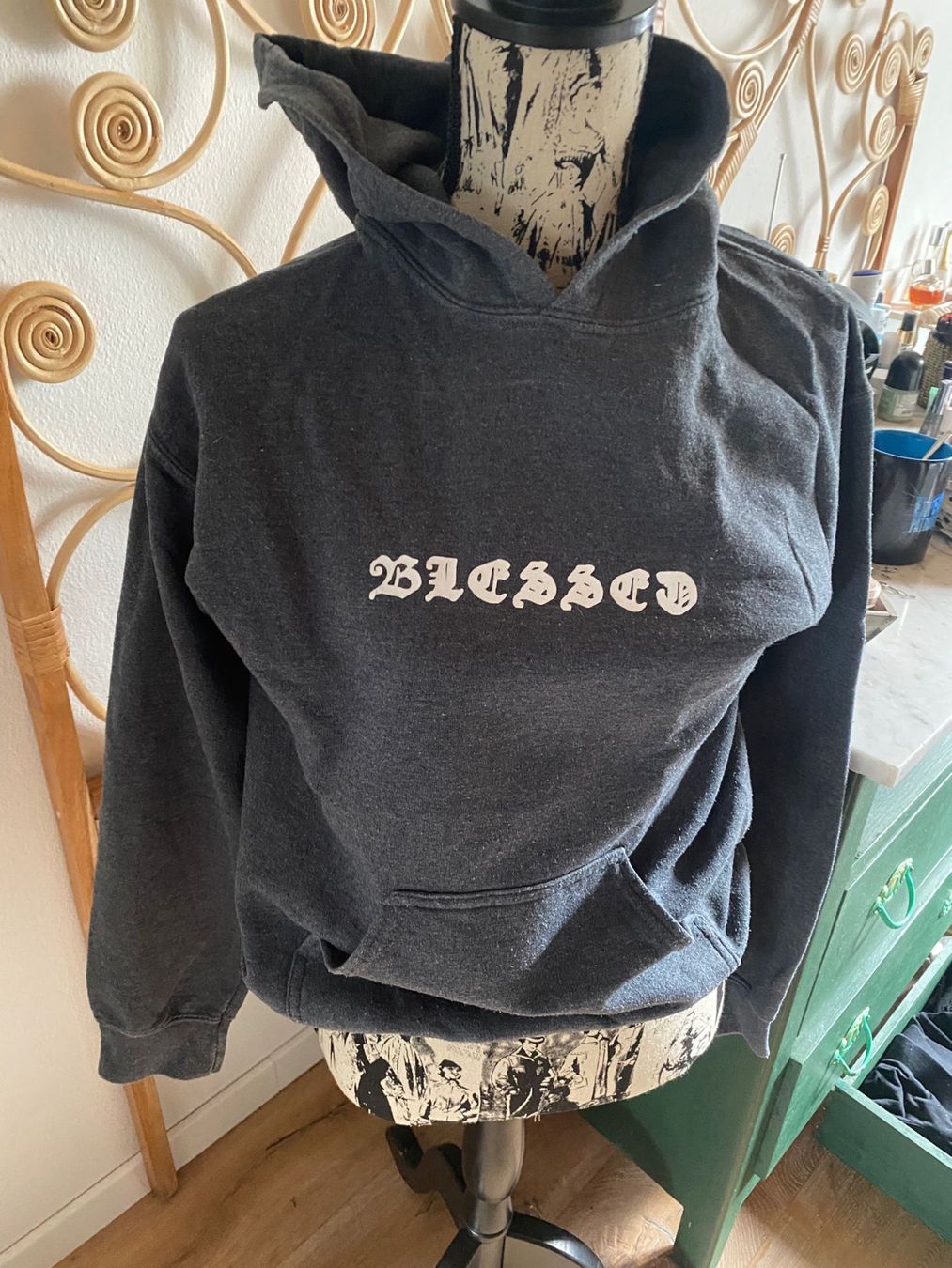 Pullover & Sweatshirts: Pull capuche taille S – Gebraucht aus Rochefort von runeii