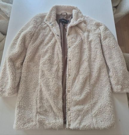 Neue, flauschige Jacke von Vero Moda Gr. S