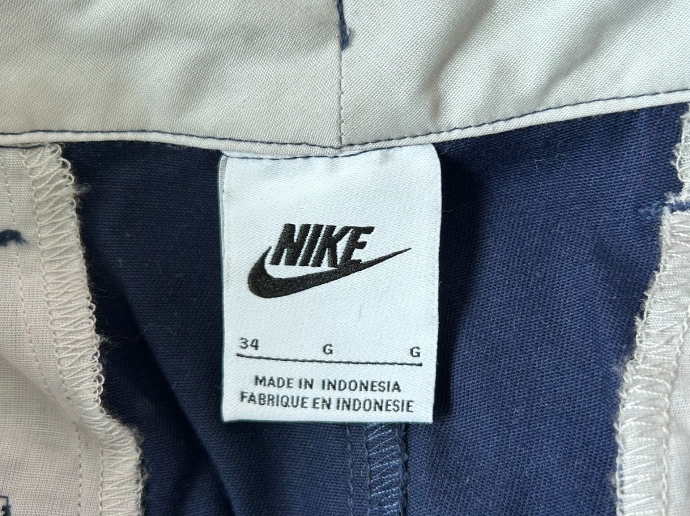 Nike Hosen: Nike Hose – Gebraucht aus St. Gallen von look-twice 4