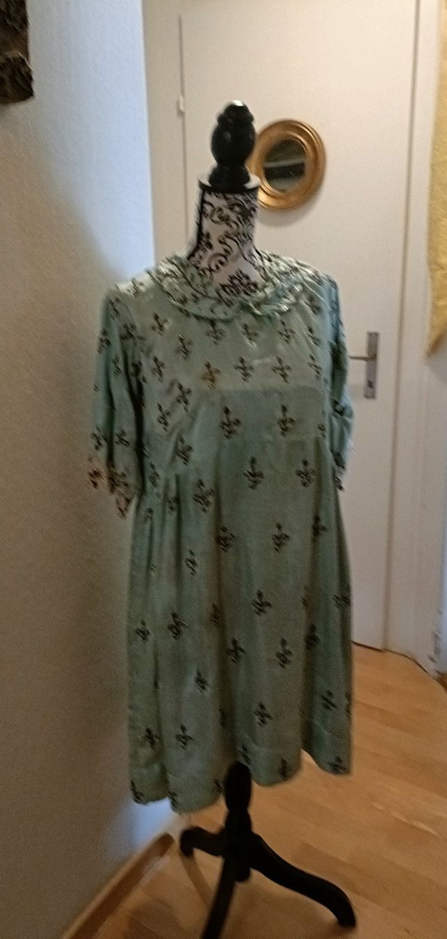 Kleider: Antikes naghdeh Kleid – Gebraucht aus Schaffhausen von sim_j822