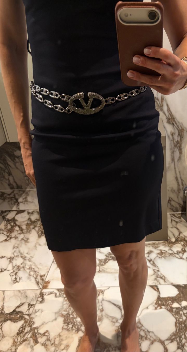 Valentino Cinture: Valentino V logo chain belt – Nuovo (secondo la descrizione) da Cologny venduto da sab_xh7v 3