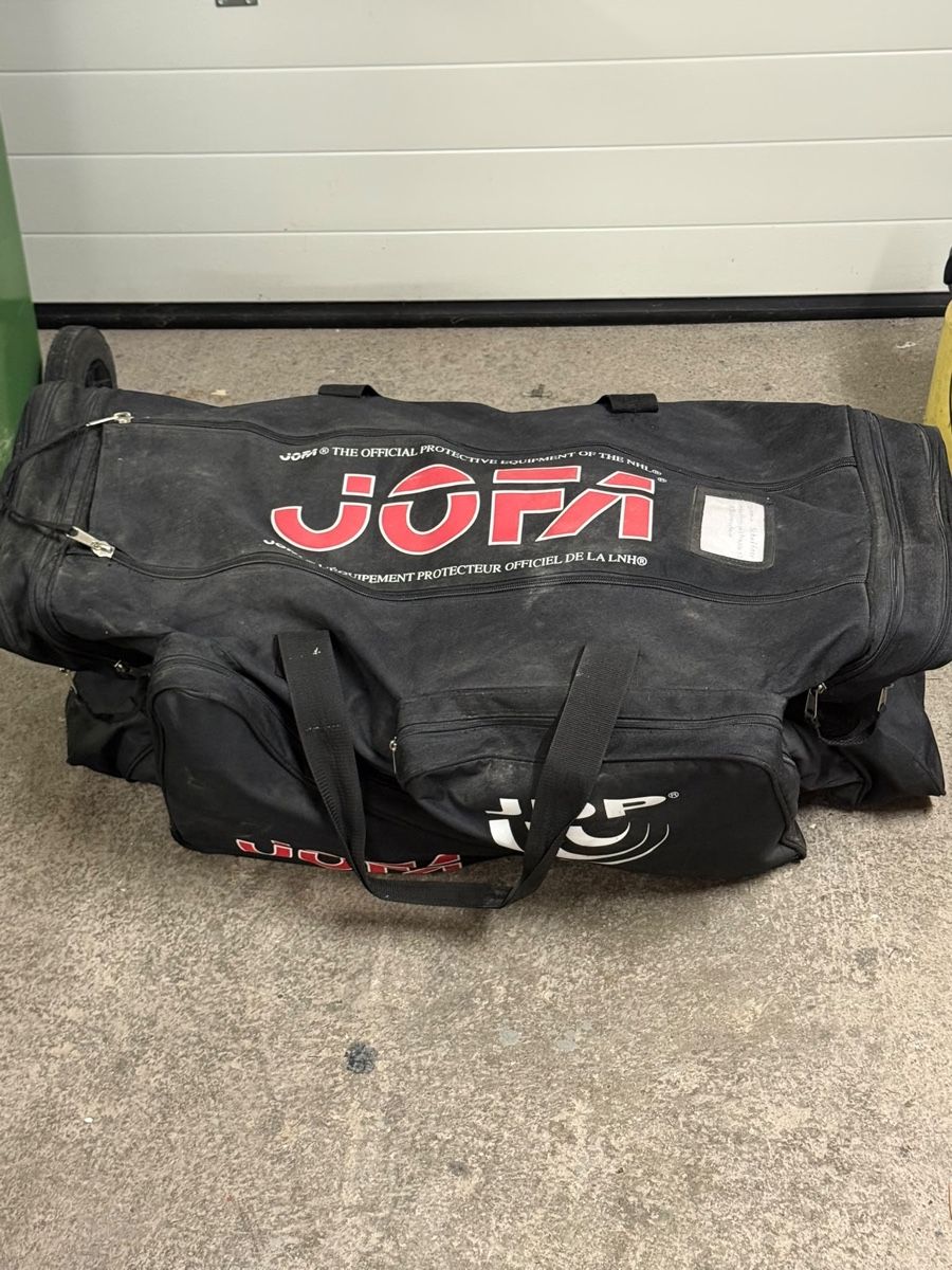 Protezioni & Imbottiture: Komplette Hockey Ausrüstung – Usato da Davos Platz venduto da Momi7