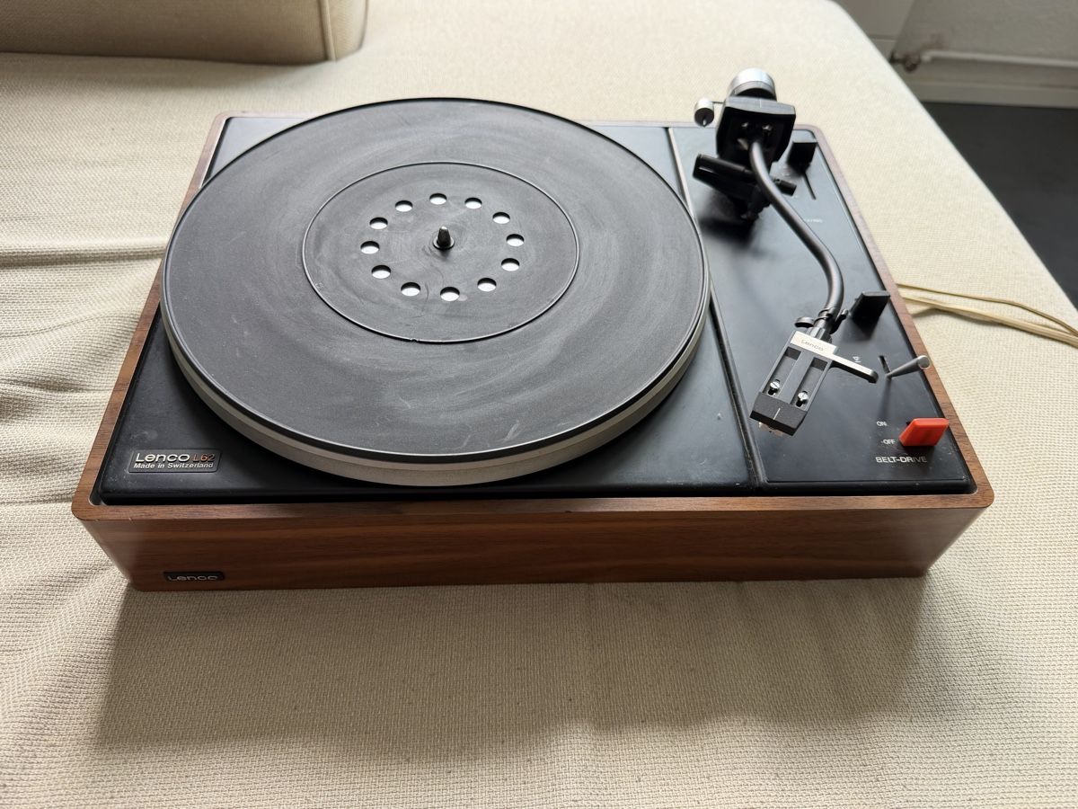 Lenco Tourne-disques: Lenco L62 Turntable Belt-Drive  – D'occasion à Olten par mat_78x9 4