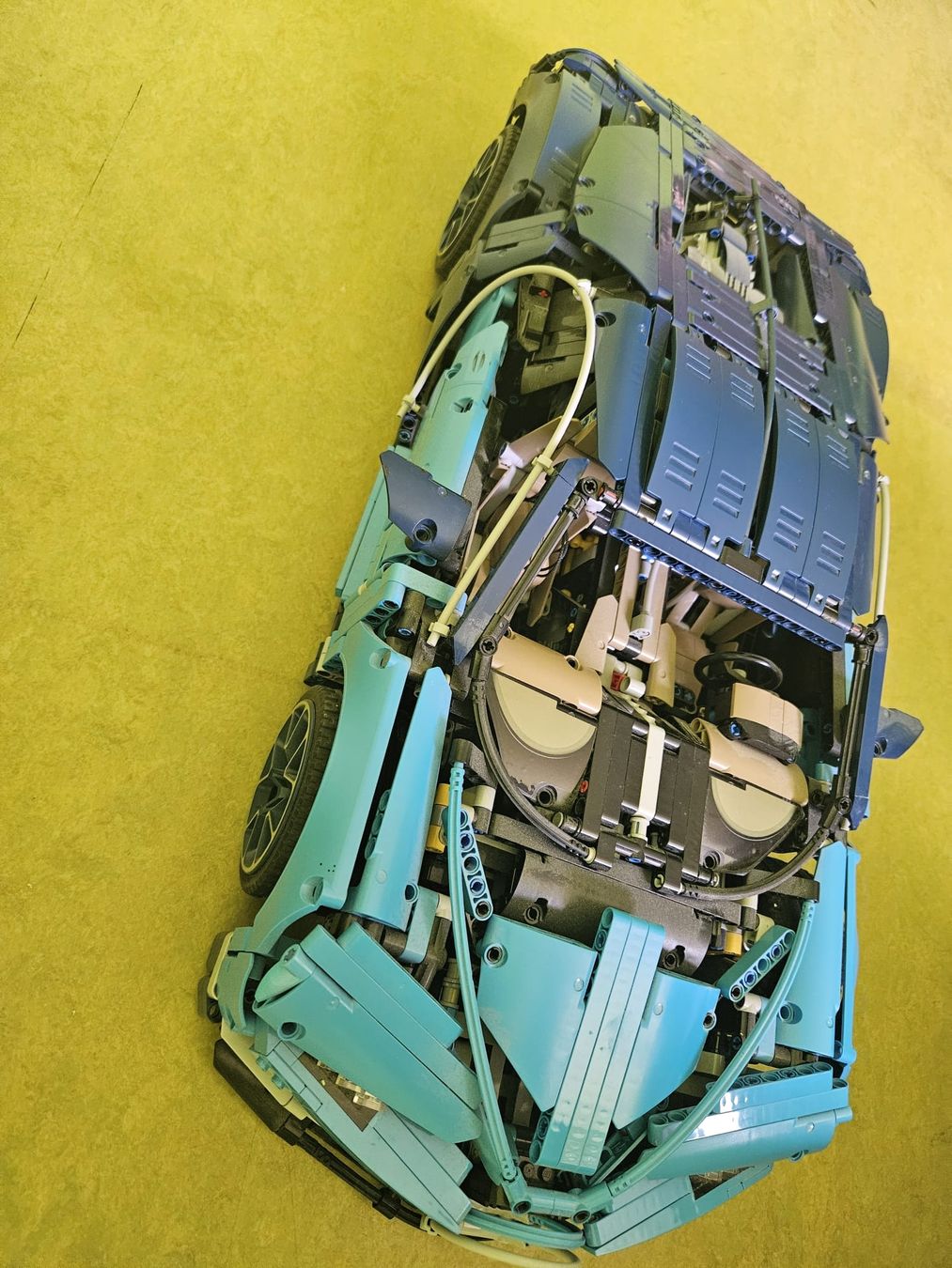 Lego Kit di costruzioni: Lego Technic Bugatti Chiron 42083 und light my bricks – Usato da Zell Zh venduto da Flexomat 1