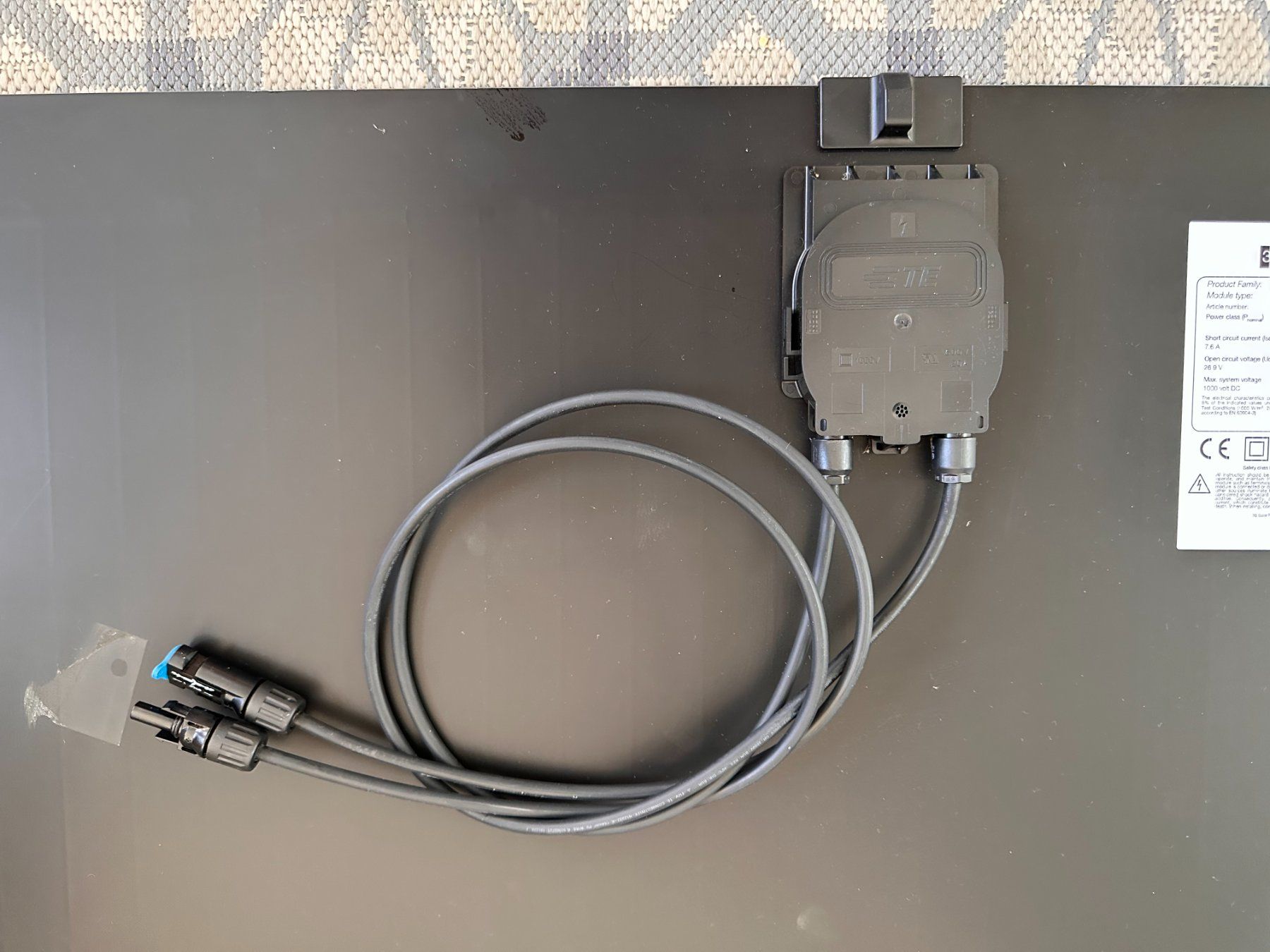 Dispositivi a energia solare: Solar Panel (87 x 130 cm) – Usato da Aarau venduto da Binfch 1