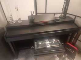 Digitalpiano Yamaha schwarz mit Klavierbank gebraucht