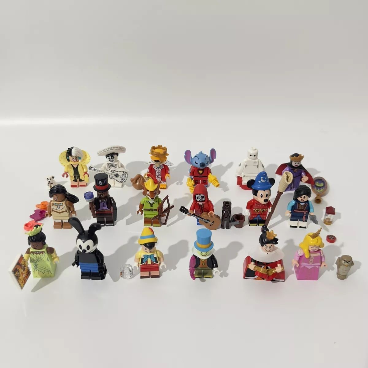 Disney Statuette: Neu Collection Disney 100 Minifigures -  18stk – Nuovo (secondo la descrizione) da Glattbrugg venduto da har_jgc7