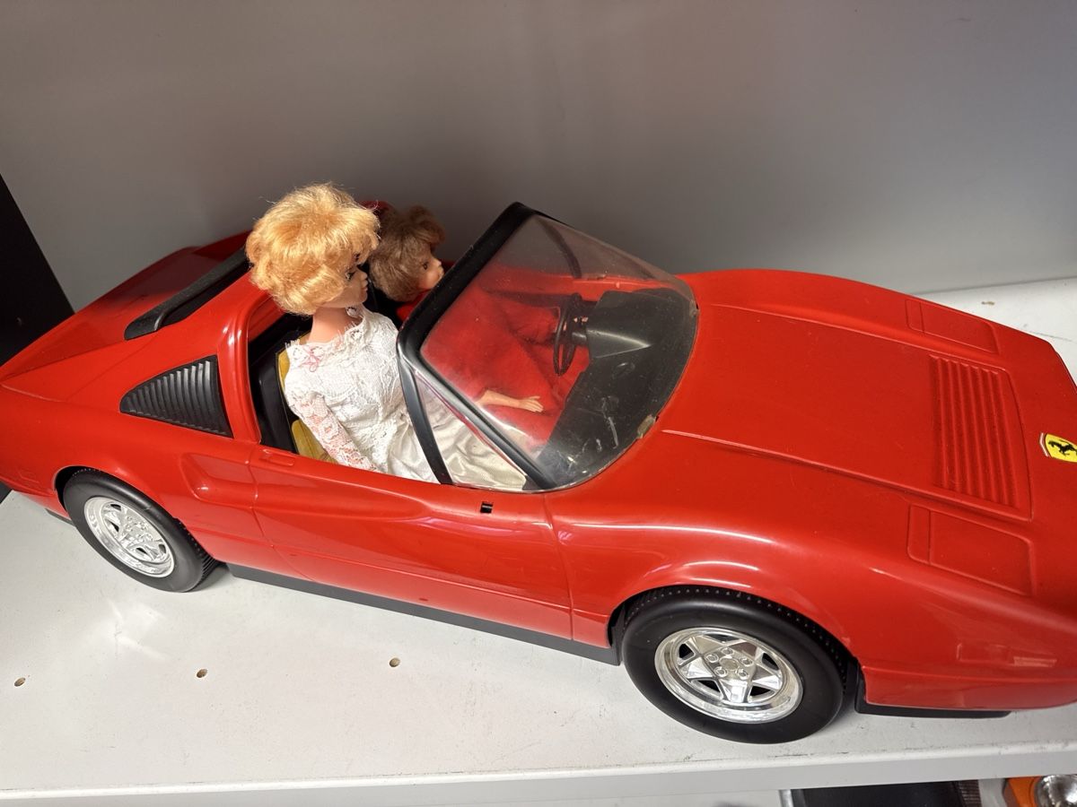 Giocattoli: Barbi Ferrari – Usato da Horriwil venduto da Carrera68 1