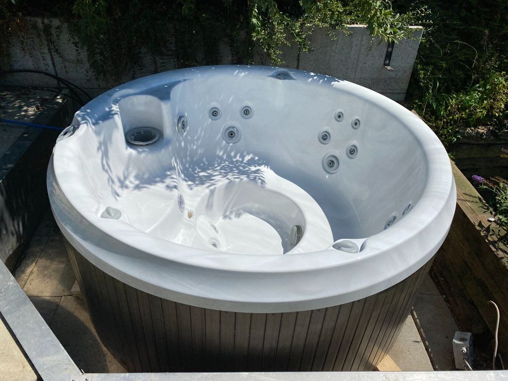 Jacuzzi J210 Whirlpool Kaufen auf Ricardo