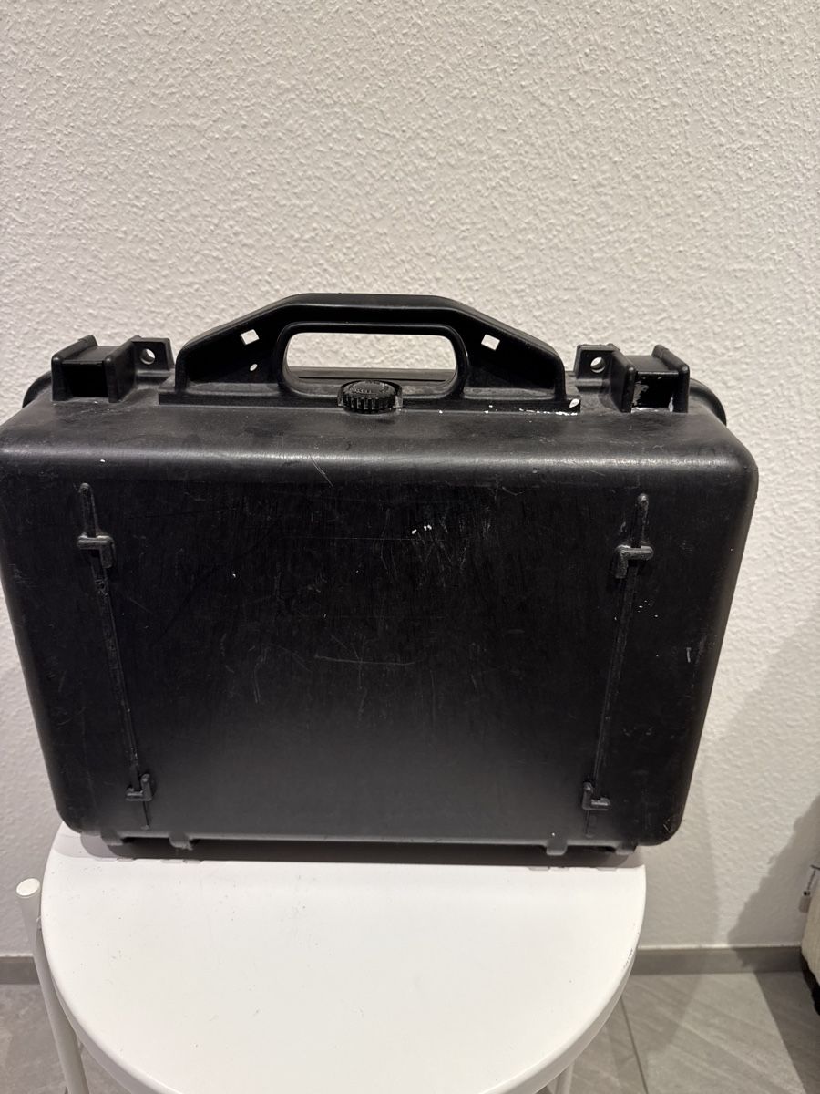 Peli Valigie: Pelican Protector Case 1500 schwarz mit Schaumstoff – Usato da Muttenz venduto da dav_t52f 5
