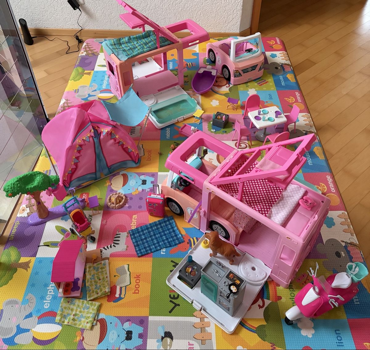 Giocattoli: Riesiges Barbiepaket  – Usato da Herisau venduto da verkaufen75 5