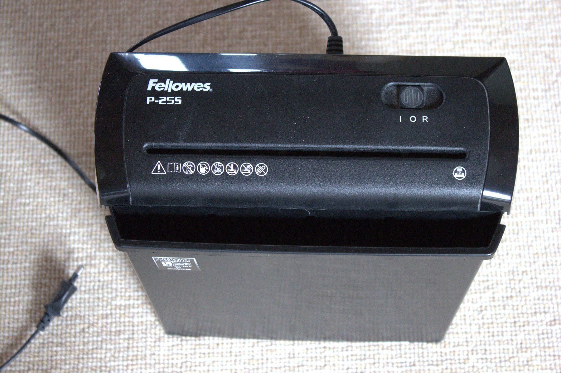Distruggi documenti: Aktenvernichter "Fellows" P-25S – Usato da Riken AG venduto da Mariol02 1