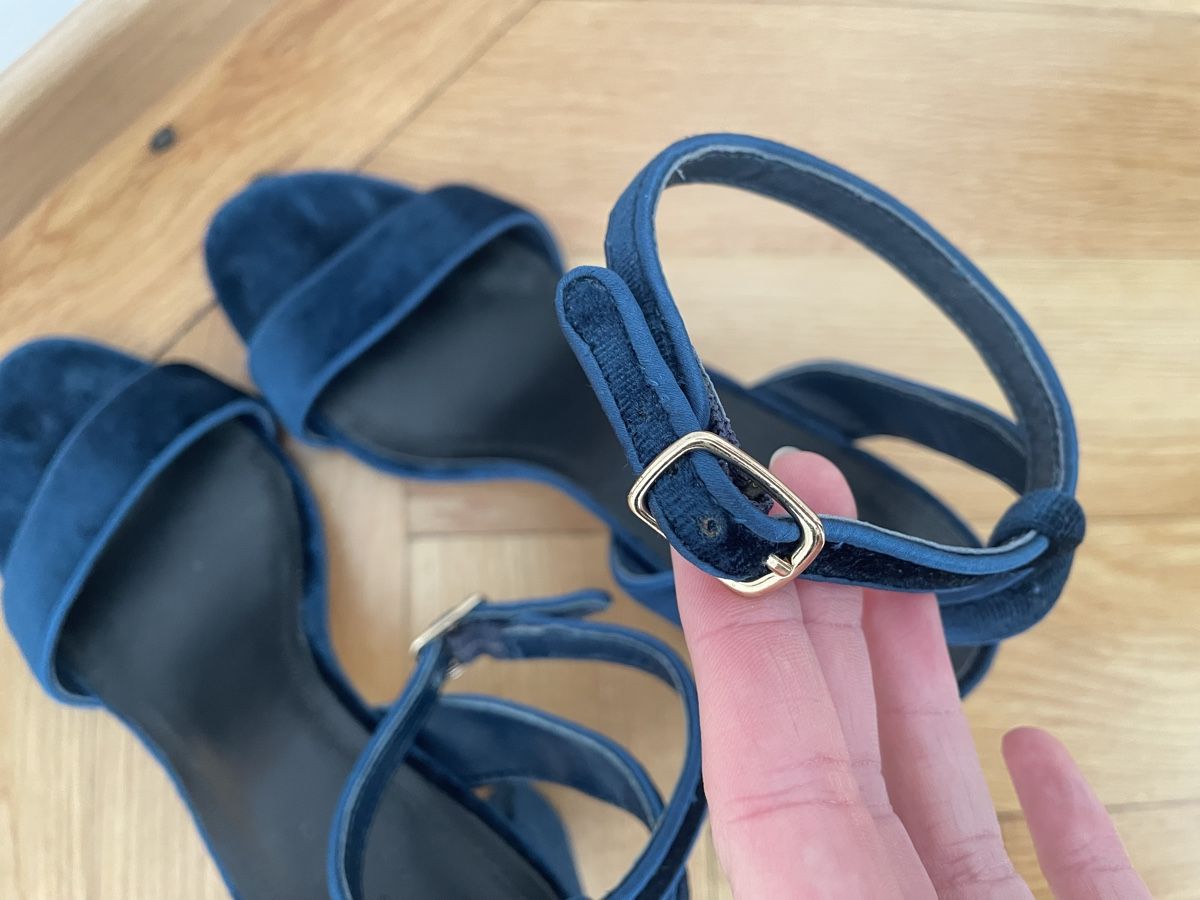 Sandro Scarpe da donna: Sandales Sandro bleues en velours, taille 39 – Usato da Lausanne venduto da generation 4