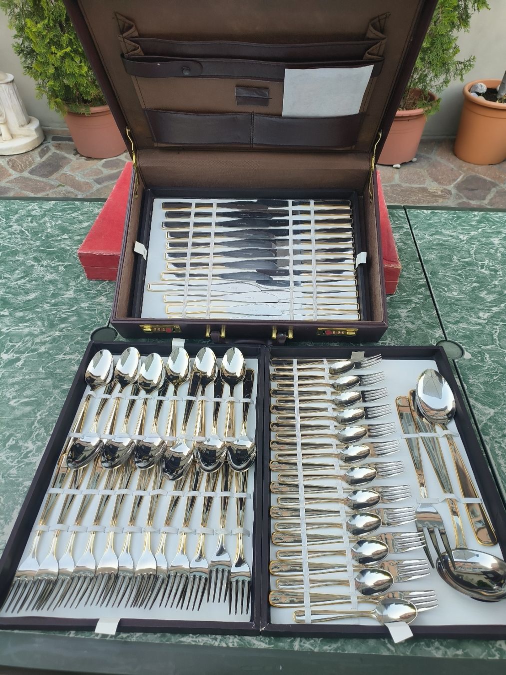 Set di posate: Besteck Set inox x 12  – Nuovo e nell'imballaggio originale da Bern venduto da Paca48 2
