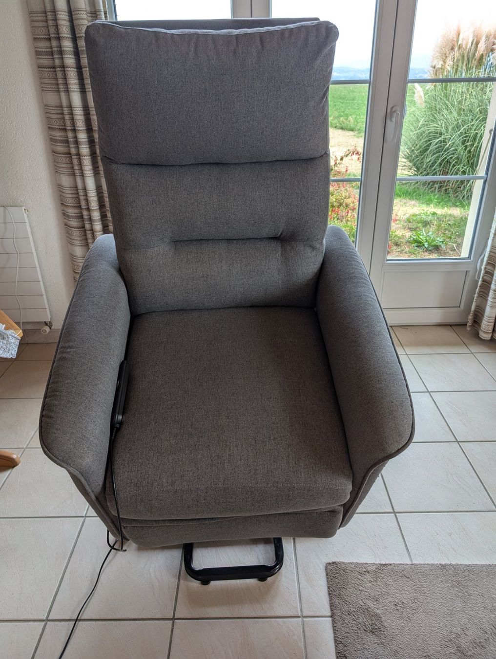 Poltrone: Fauteuil  avec aide à ce lever – Usato da Morens FR venduto da fri_yf25 1