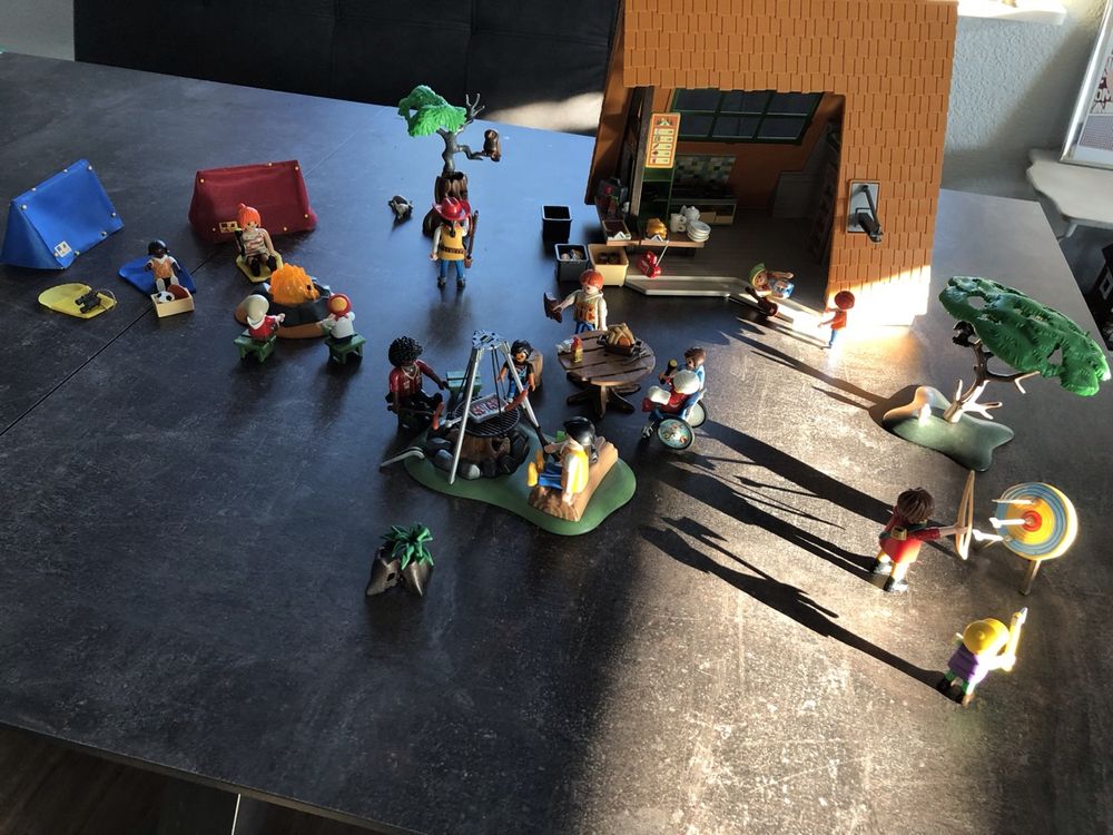 Playmobil Jouets: Playmobil,im guten Zustand,kindercamp,viele figürli – D'occasion à Subingen par Bea8