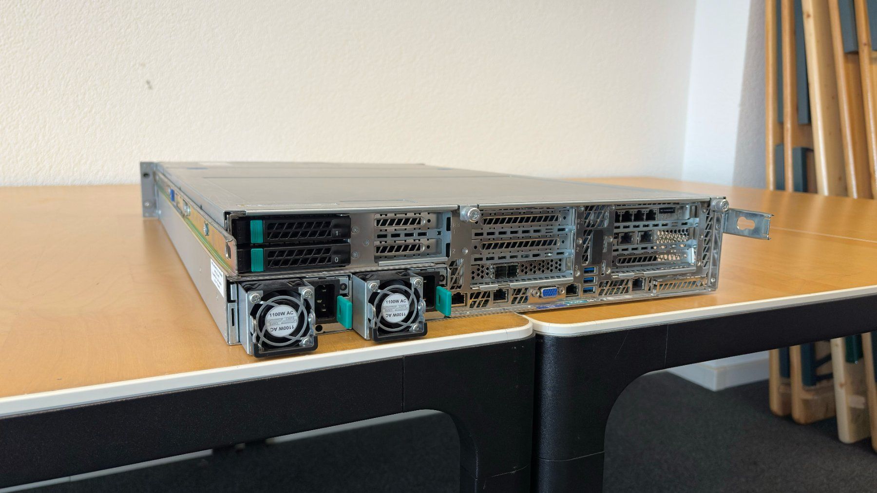 Intel Server: Intel Rackserver Xeon E5 v4, 128GB RAM (1/3) – Gebraucht aus Volketswil von appmac67