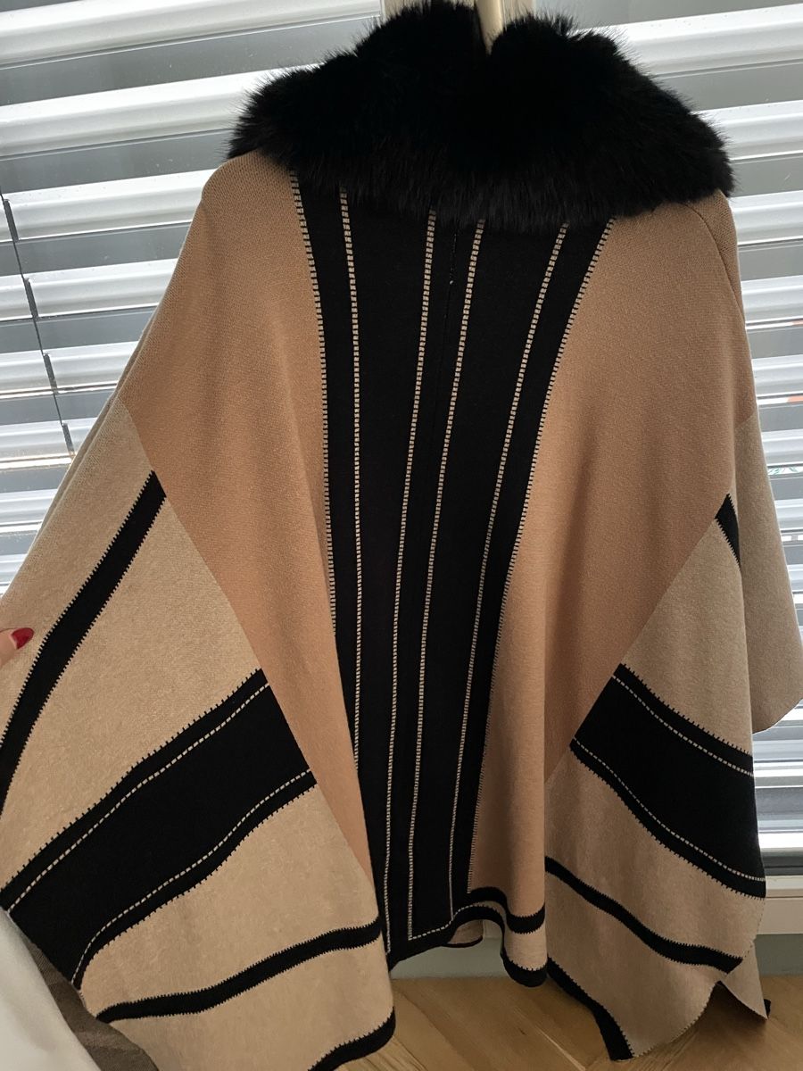 Altro in Moda donna: Schicker Damen-Cape mit Kunstfellkragen – Nuovo (secondo la descrizione) da Fahrweid venduto da jelena.pavlovic 2