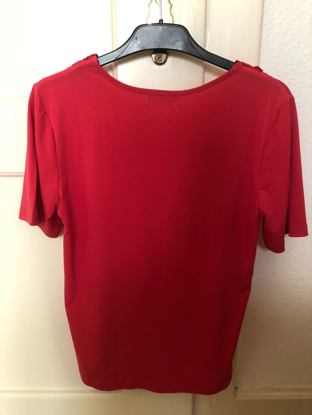 Blusen: Judith Williams Bluse 38 Rot Schleife Strass Kurzarm Elegant – Gebraucht aus Basel von Dasbrauchstdu 2