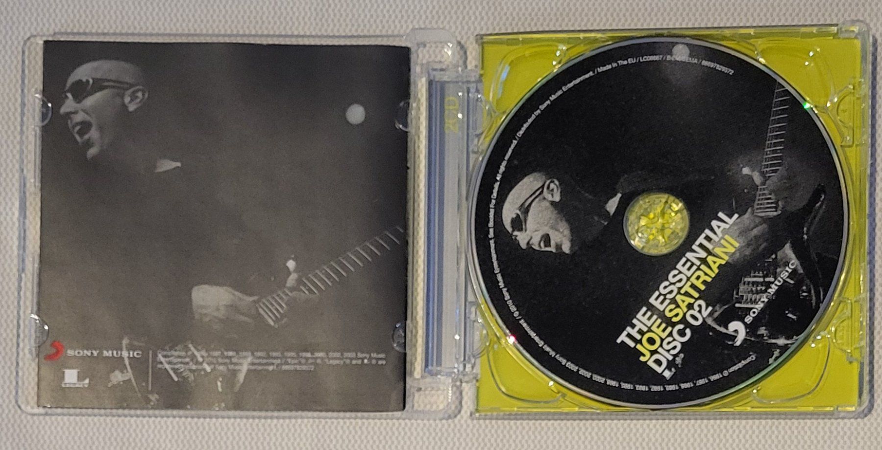 CD: Joe Satriani - The Essential – Usato da Villars-sur-glane venduto da Epsilonhike 2