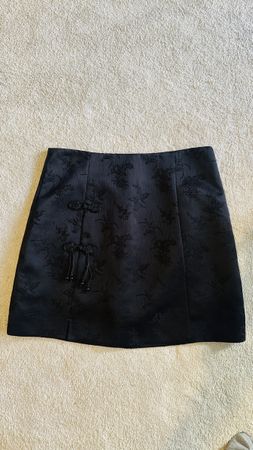 Elegant Black Floral Jacquard Skirt M/L