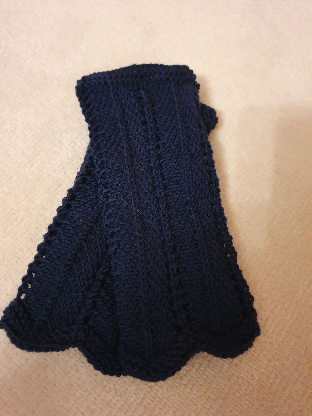 Lana: Pulswärmer handgestrickt dunkelblau – Nuovo e nell'imballaggio originale da Pfäffikon ZH venduto da Suribu