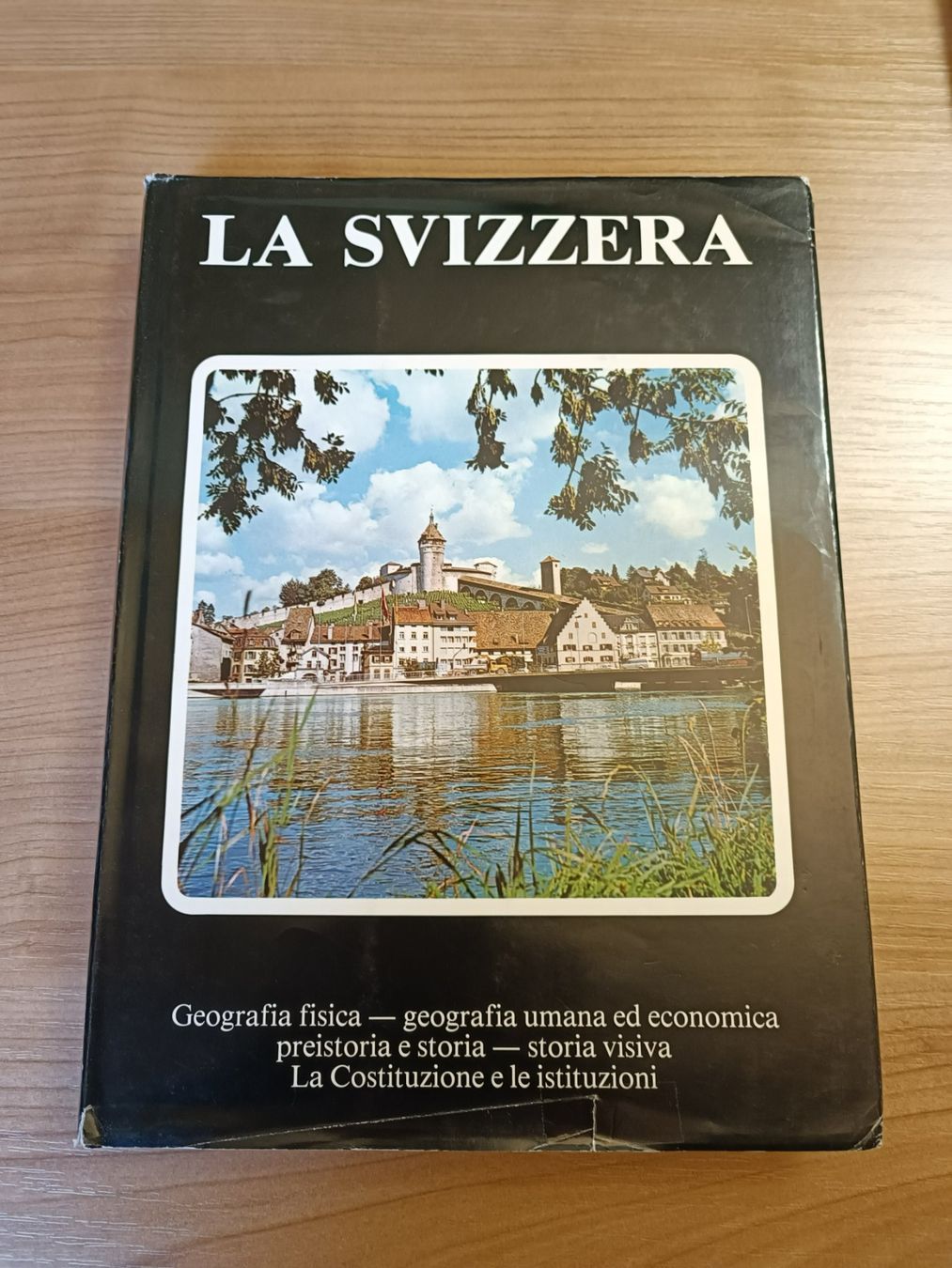 Libri: Libri Bücher LA SVIZZERA, 2 Bände – Usato da Niederwil AG venduto da Agenda 6