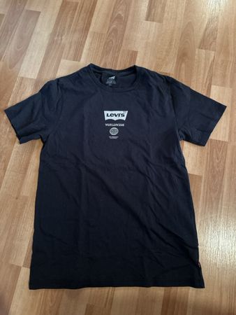 Levi's T-Shirt schwarz Grösse S/P CH einf. Brustweite 46cm