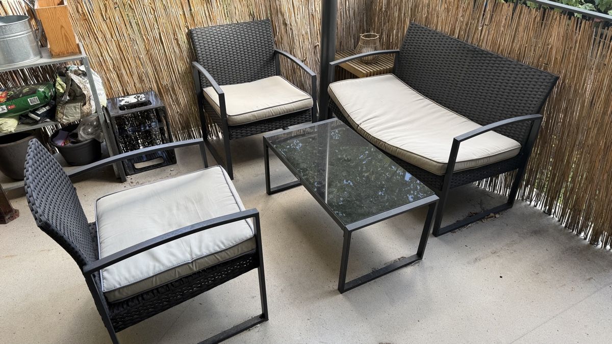 Tischset: Gartenlounge mit Tisch – Gebraucht aus Winterthur von adi_sqz