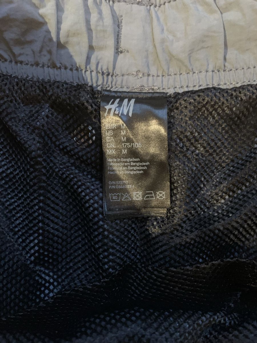 H&M Pantaloni: Badehose H&M – Nuovo (secondo la descrizione) da Herzogenbuchsee venduto da est_778v 1