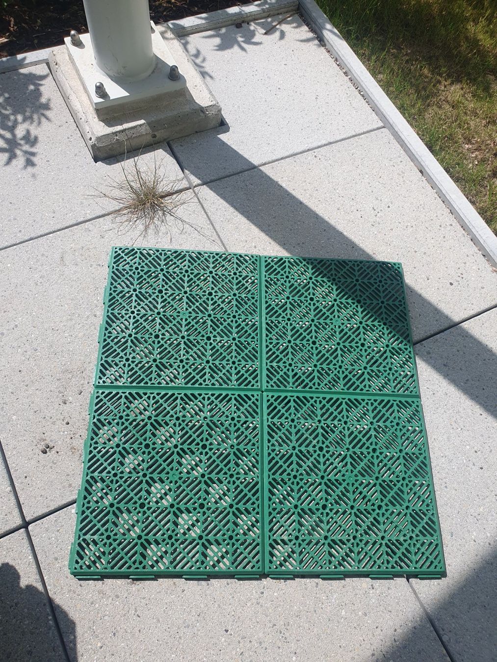 Rivestimenti per pavimenti: 48 grüne Gartenplatten – Nuovo (secondo la descrizione) da Wettingen venduto da Hypria 1