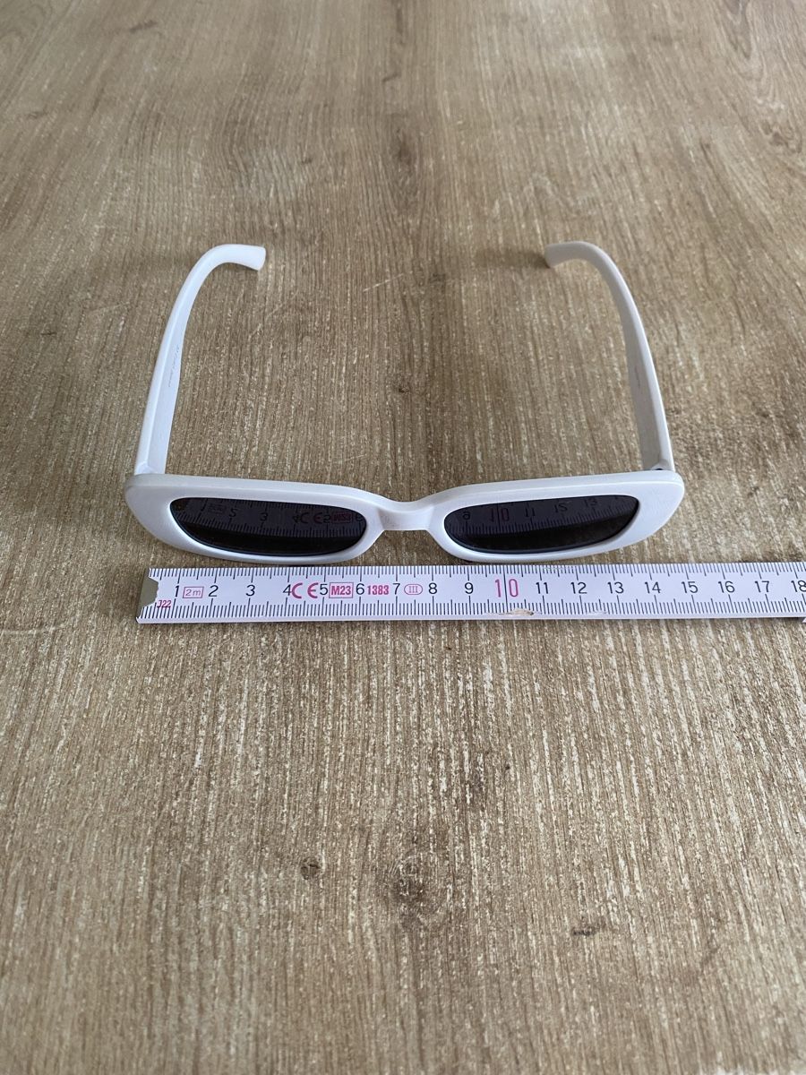 Occhiali & Lenti: Weisse Retro Sonnenbrille mit Case – Usato da Grindelwald venduto da TSG-G-Town