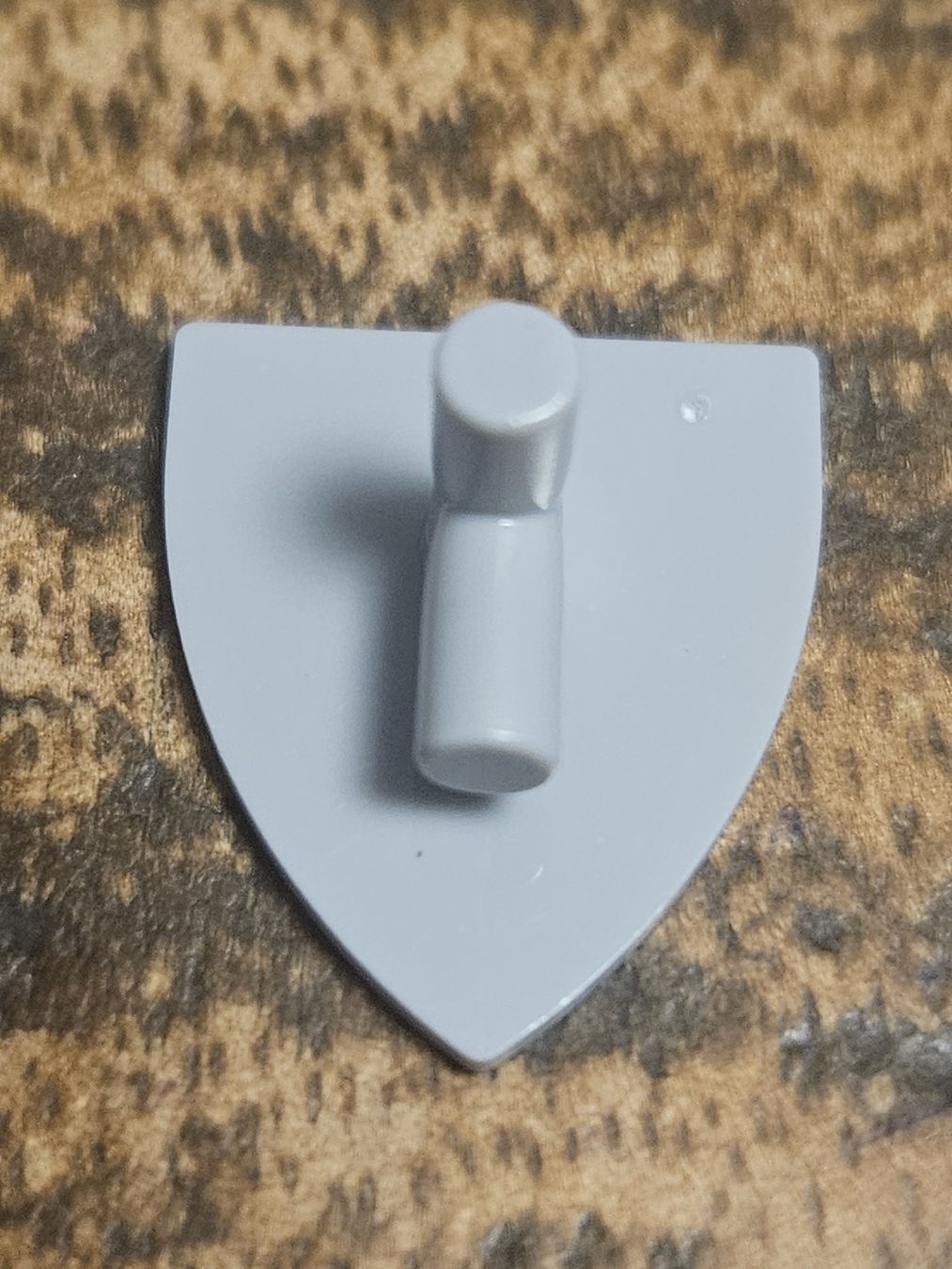 Lego Kit di costruzioni: lego 3846pb028 Shield Triangular Short – Usato da Confignon venduto da Ecrofigs 1