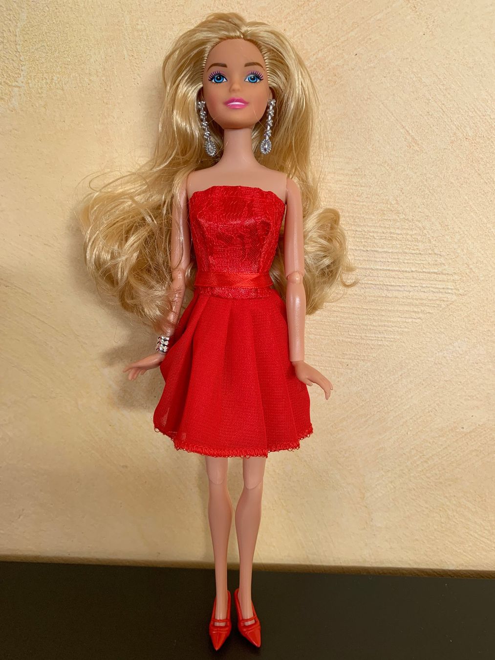 Bambole: BARBIE-KLEID ROT MIT SCHUHEN **NEU** – Nuovo (secondo la descrizione) da Starrkirch-Wil venduto da Evelyne222 6