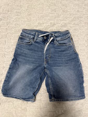 Kurze Jeans Hose 146