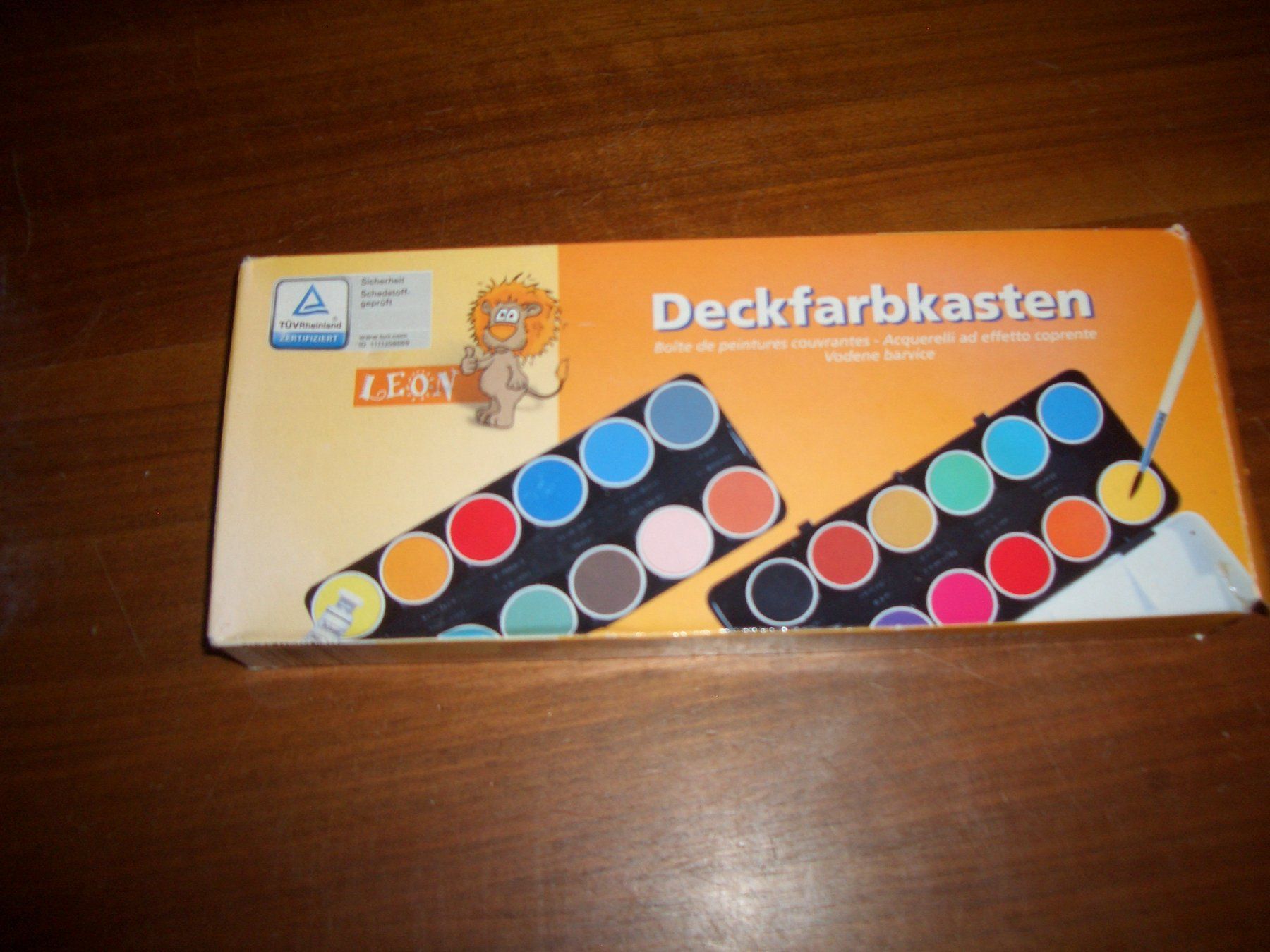Farben: Deckfarbkasten Leon mit Pinsel neu im Karton – Neu und originalverpackt aus Präz von Eroberto